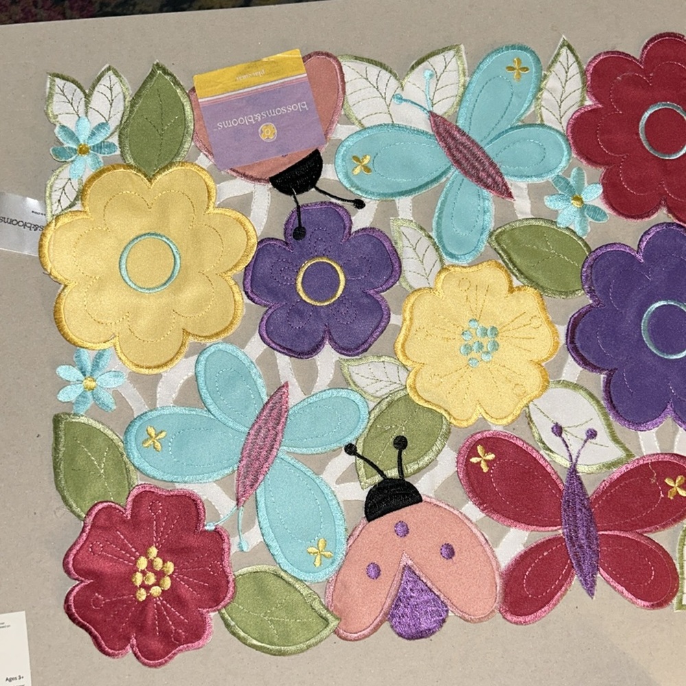 NWT Spring Placemat with cut out butterfly and ladybug floral print - Picture 3 of 10